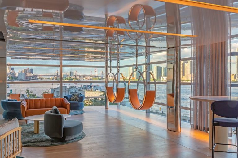 Apella NY swings