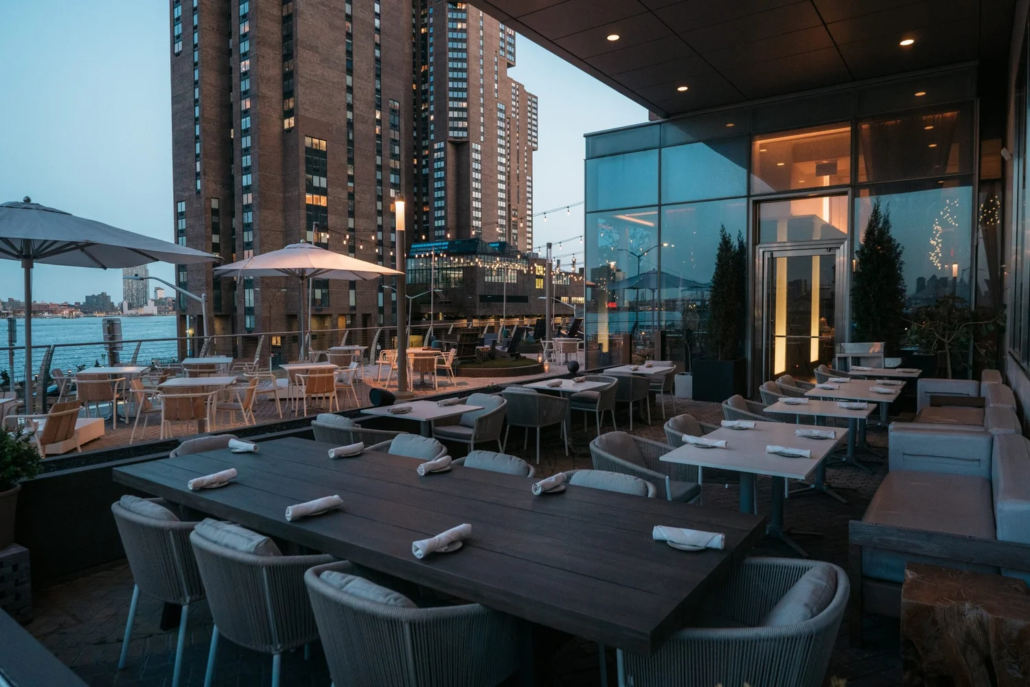 Outdoor dining at Riverpark